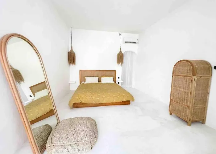 Renovated 2bd Oasis With Pool - Casaera In Main Hub فيلة سمينياك