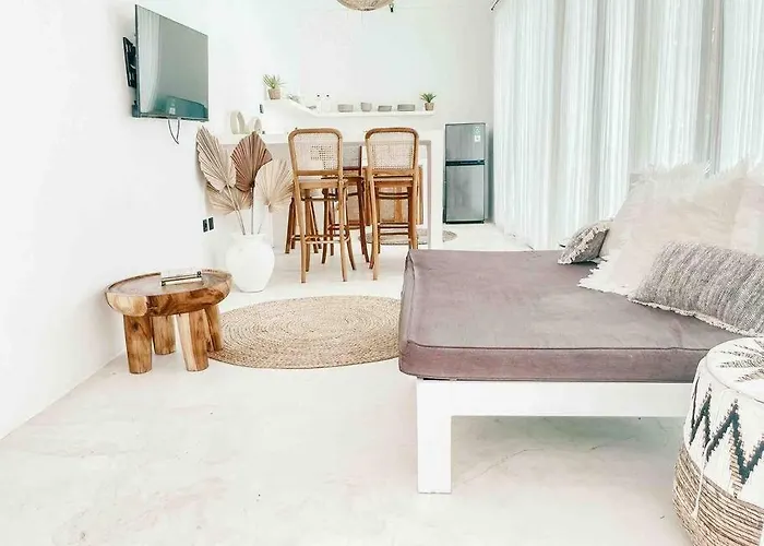 Renovated 2bd Oasis With Pool - Casaera In Main Hub فيلة سمينياك